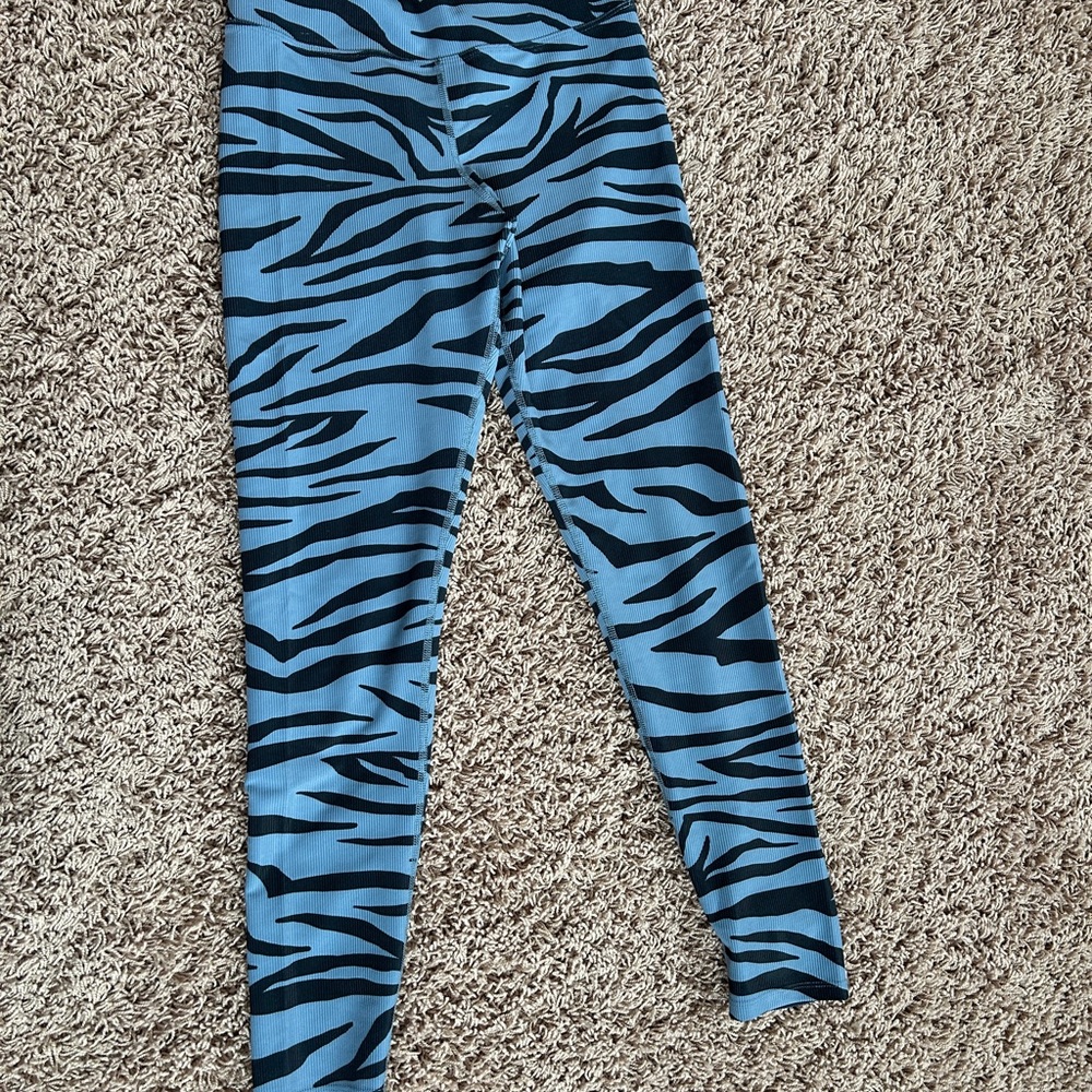 Beach Riot Blue Zebra Print Leggings